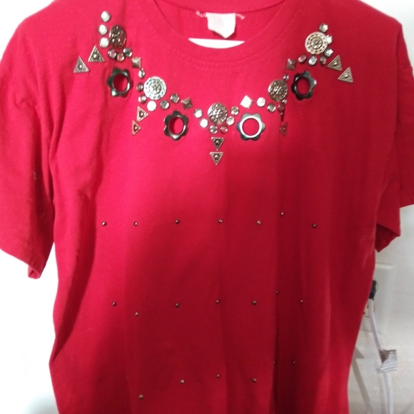 Red top - Picture 2 of 4